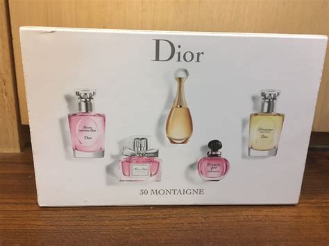 dior 30 montaigne set parfum miniaturen|Dior 30 montaigne wardrobe.